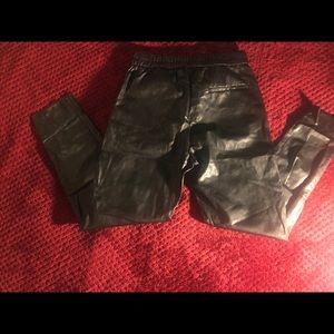 Faux leather cropped pants